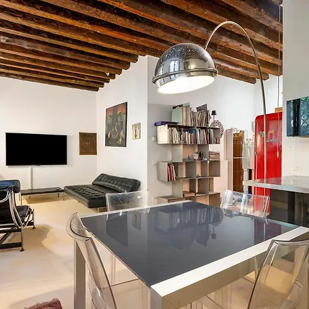 Semesterbostad A Charming Loft Located *