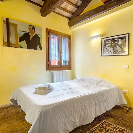 Semesterbostad A Charming Loft Located Venedig