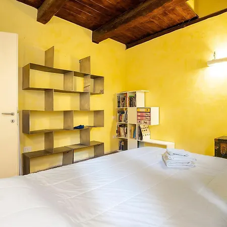 A Charming Loft Located * Venecia